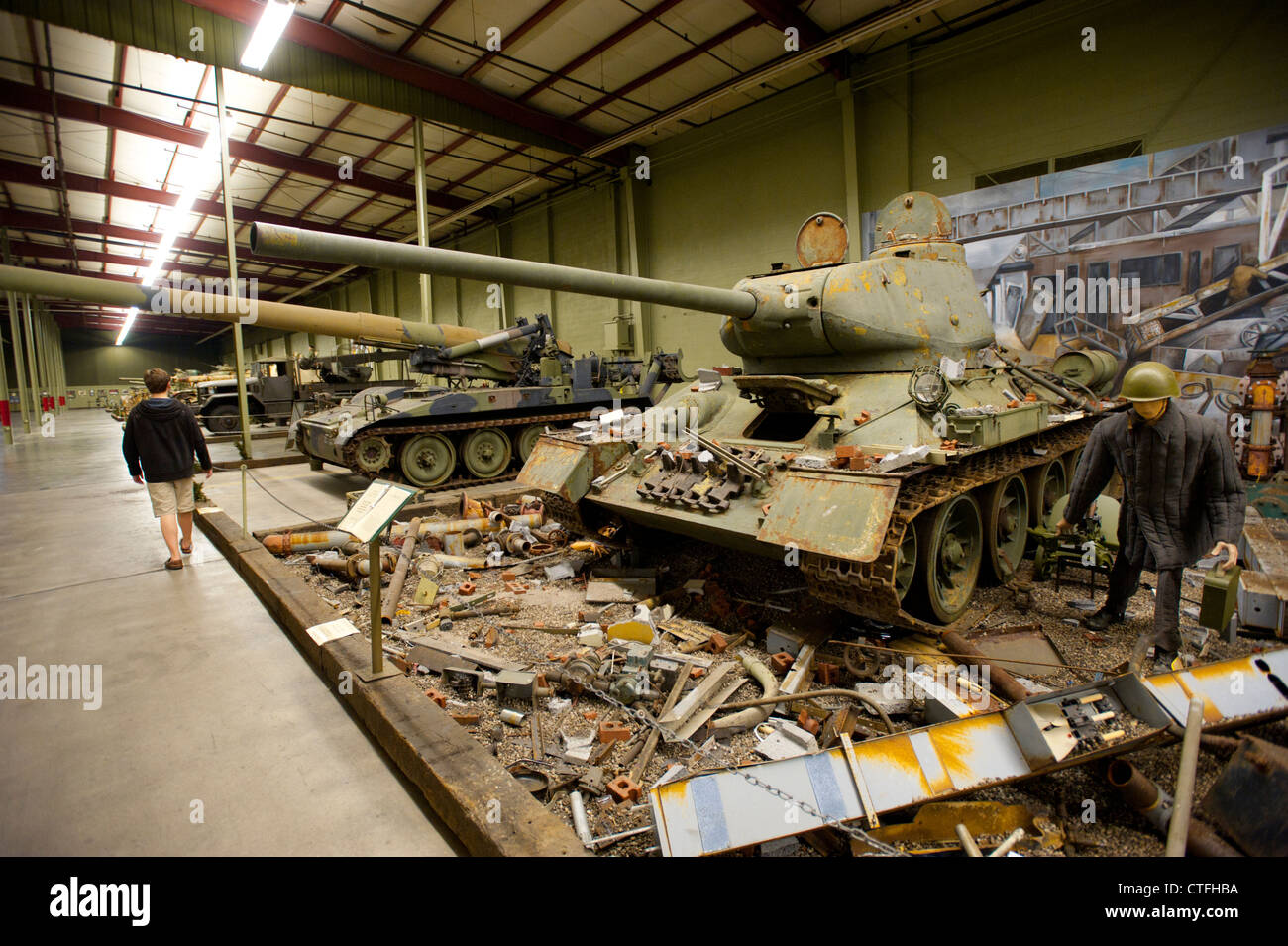 USA Virginia VA Danville AAF tank russe T-34-85 Musée fait réservoir en premier plan Banque D'Images