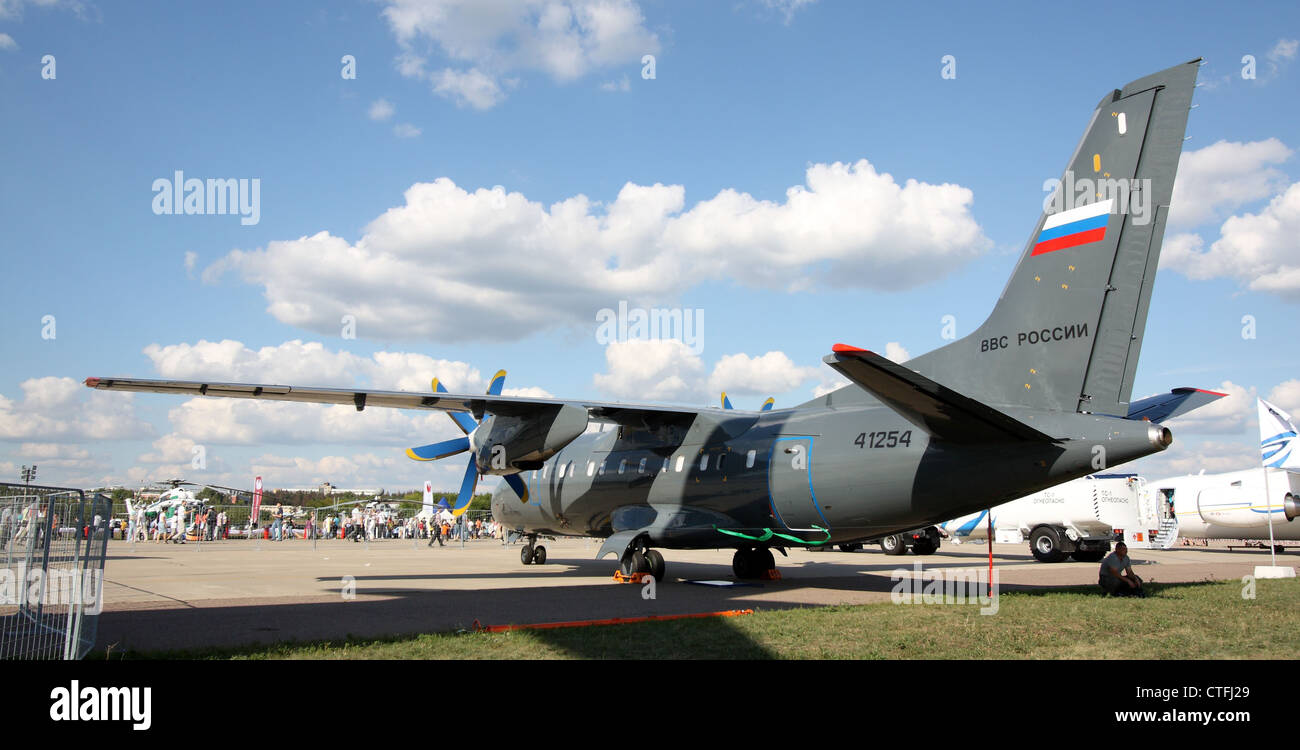Antonov An-140-100 (le Salon Aérospatial International MAKS-2011 Banque D'Images