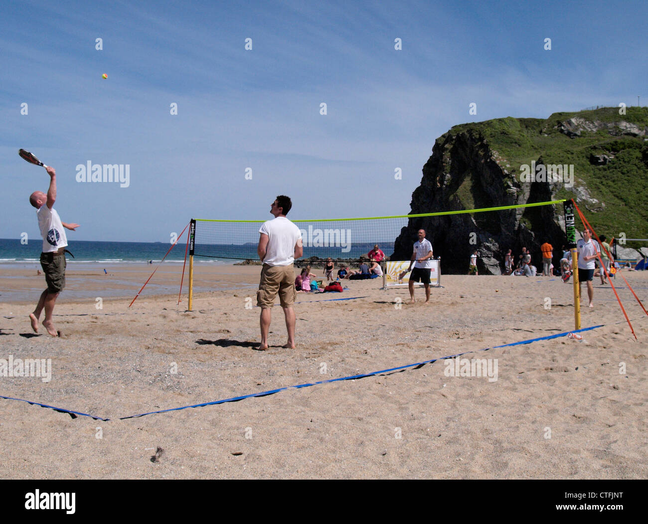 Tournoi de Beach Tennis, Tolcarne Beach, Newquay, Cornwall, UK Banque D'Images