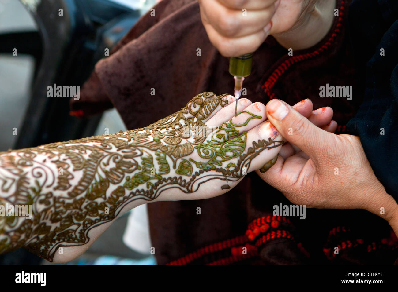 Maroc Marrakech Place Jemaa El Fna Femme Tatouage Au Henné