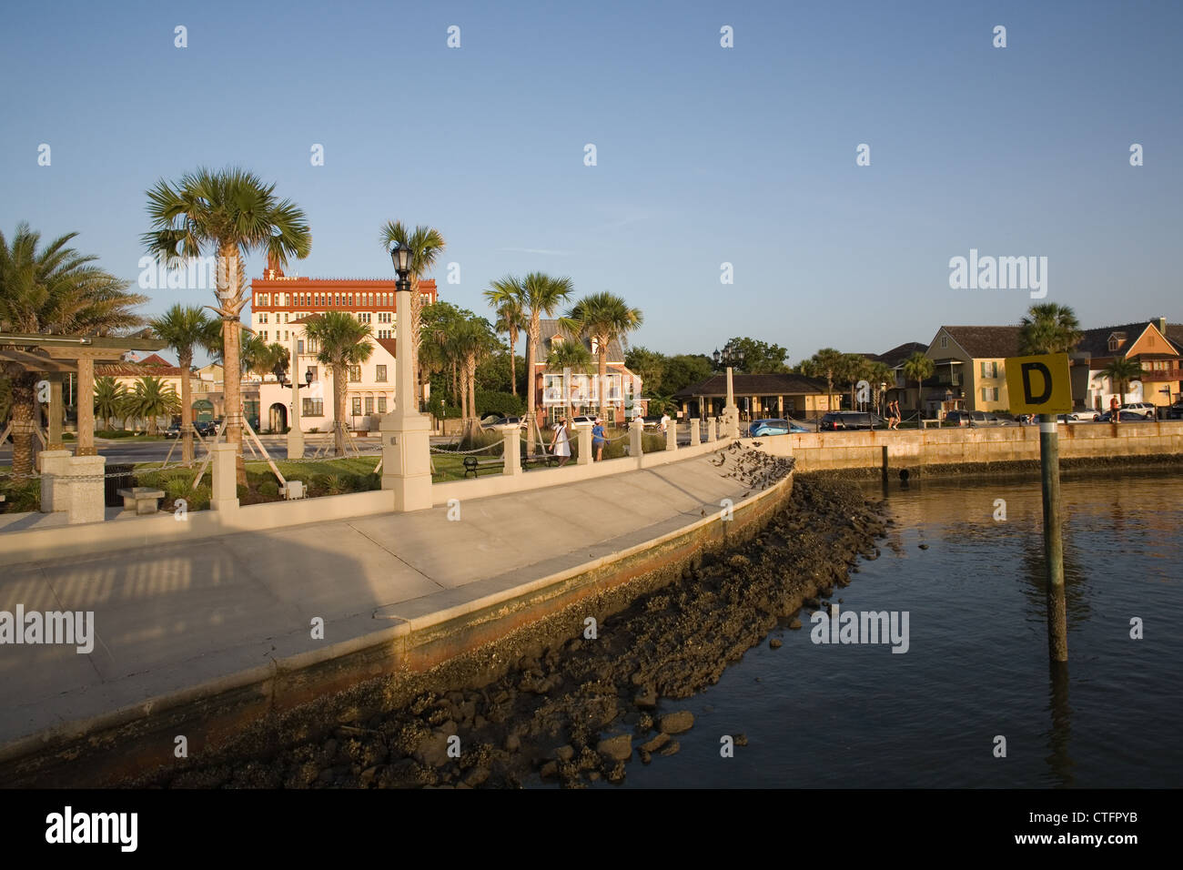 Vue sur le quartier historique de Saint Augustine en Floride et Matanzas Bay près du pont des Lions Banque D'Images