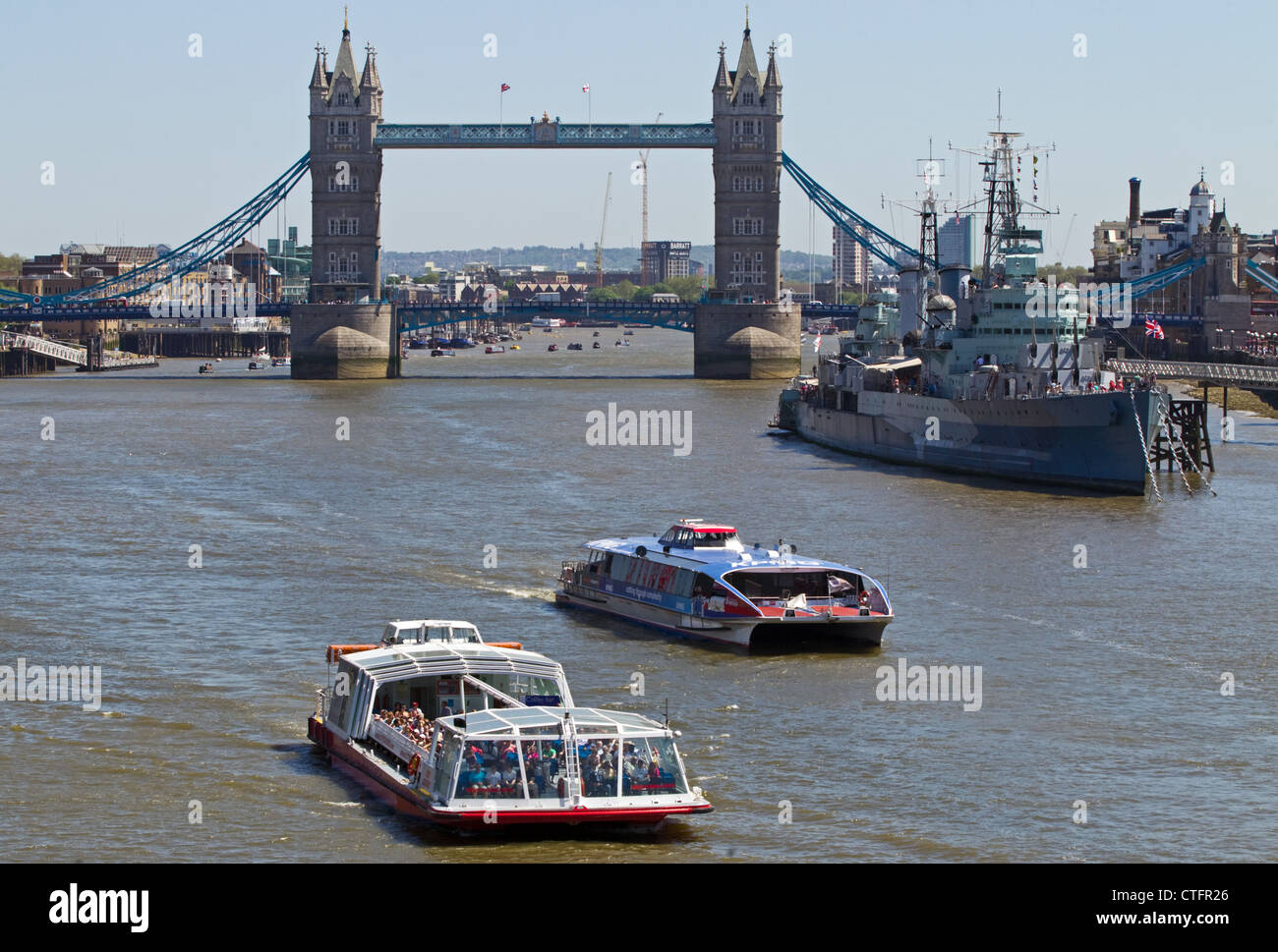 La Tamise, le Tower Bridge, Londres, dimanche 27 mai 2012. Banque D'Images