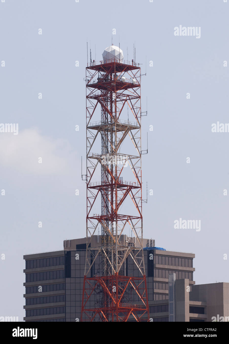 La tour radar Doppler Banque D'Images