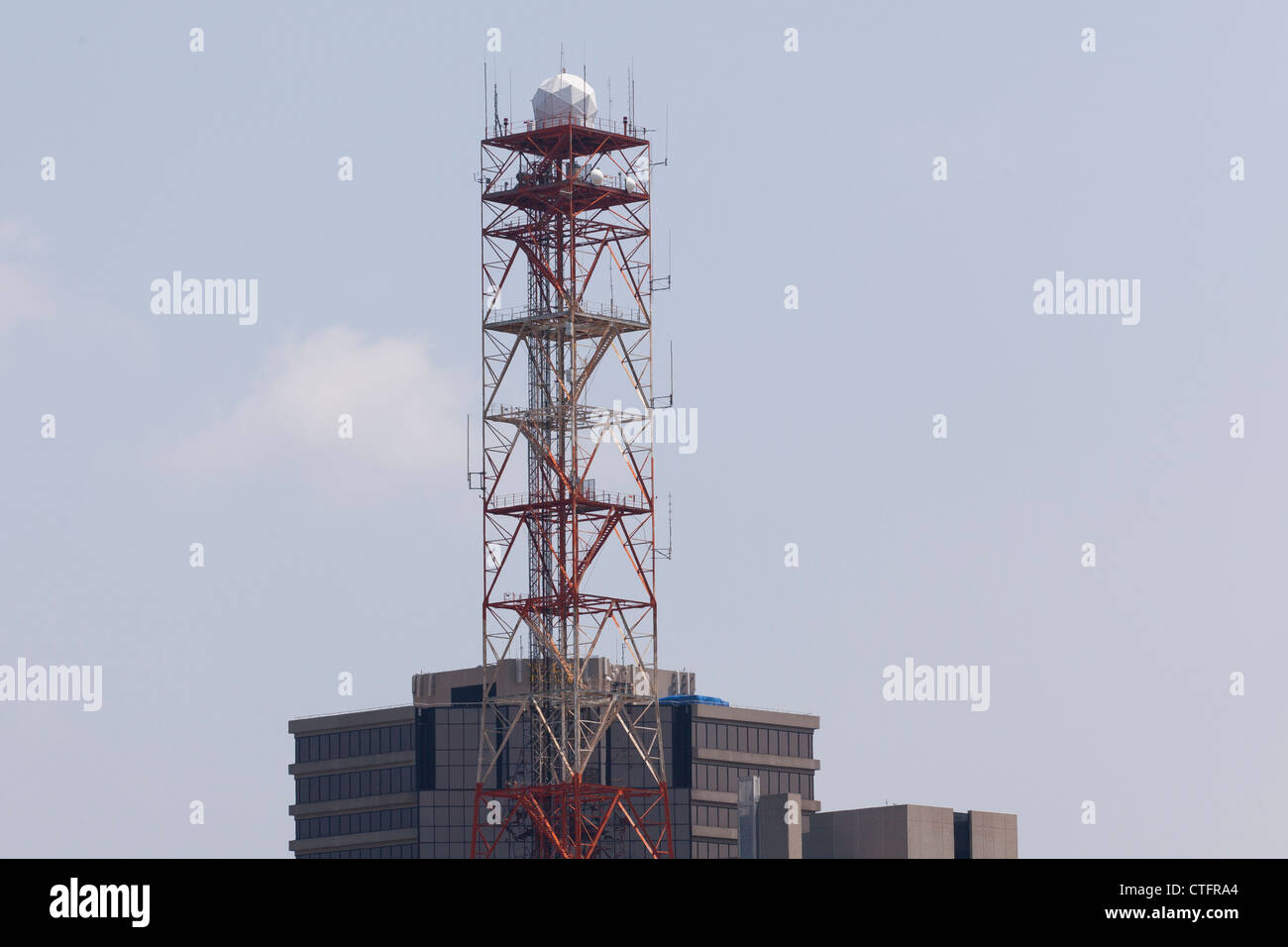 La tour radar Doppler Banque D'Images