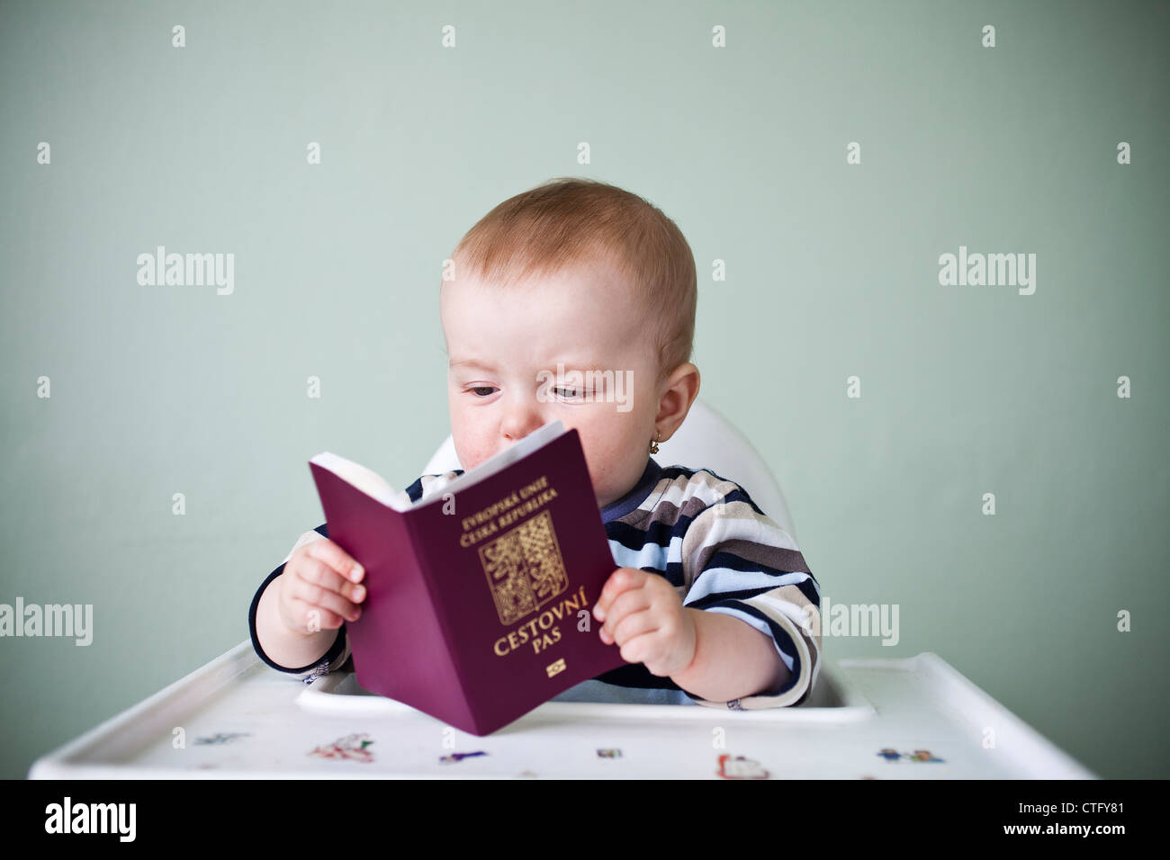 Bebe Enfant Passeport Photo Stock Alamy