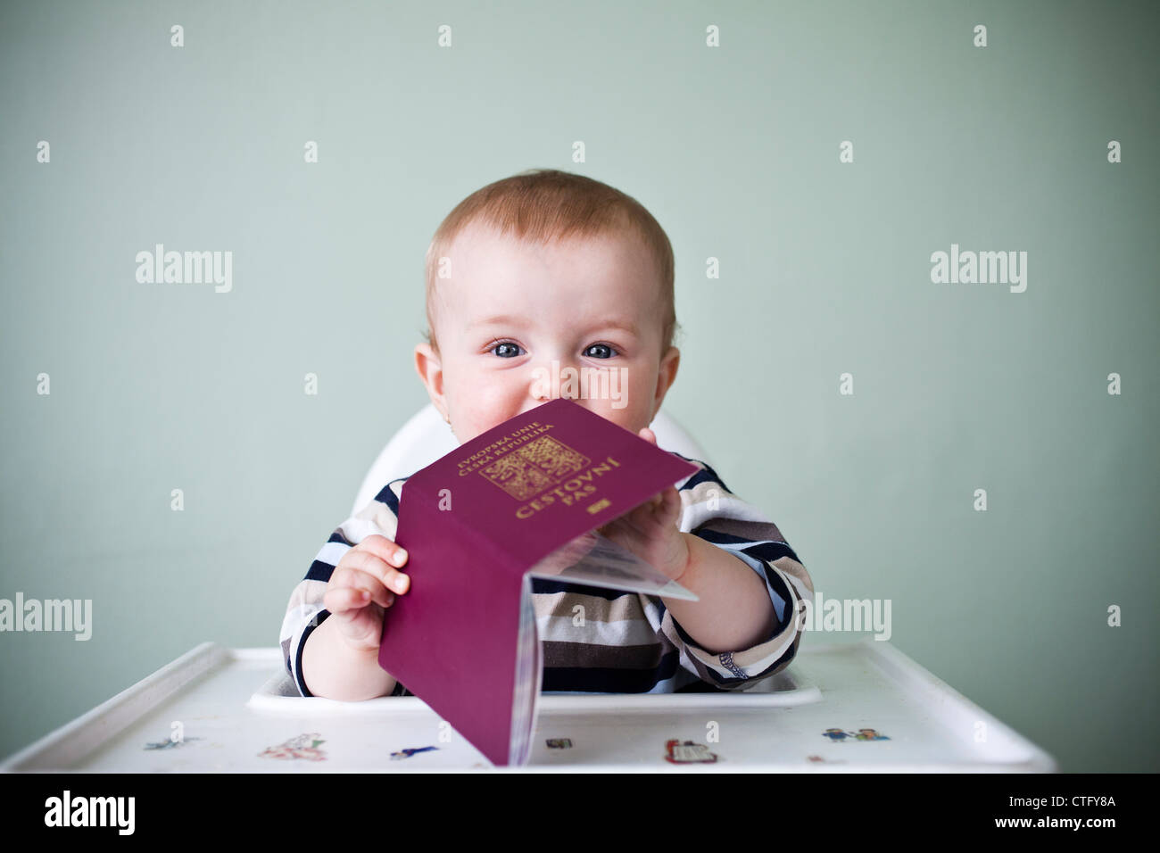 Bebe Enfant Passeport Photo Stock Alamy