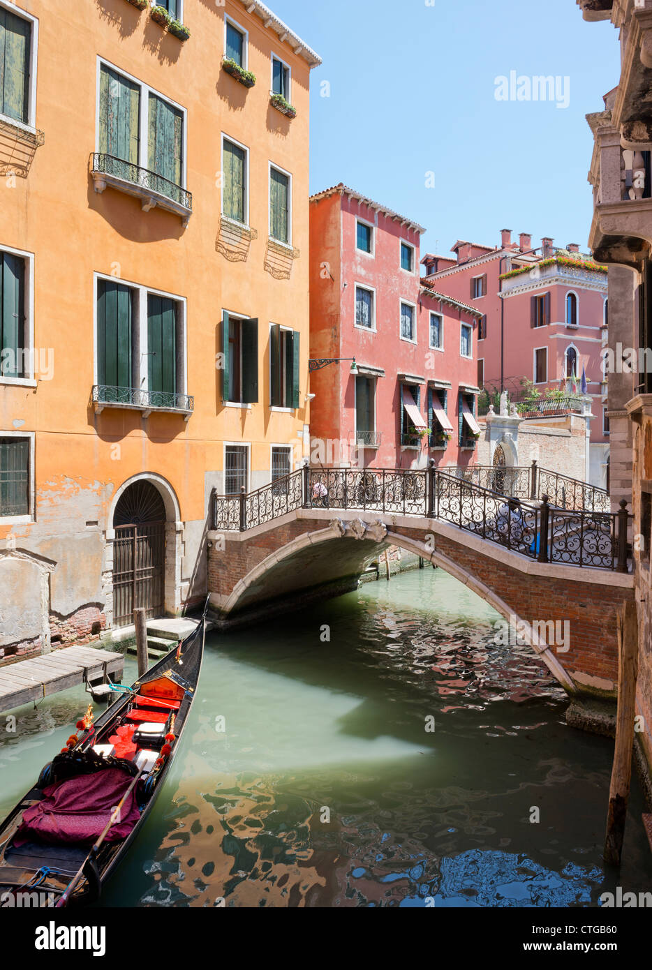 Canal latéral à proximité du Grand Canal Venise Italie Banque D'Images