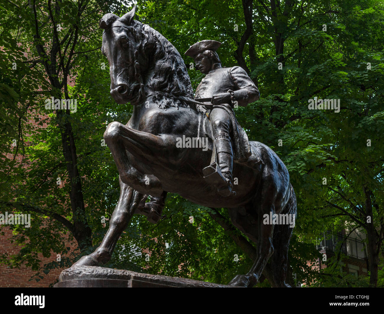 Paul Revere statue sur la piste de la liberté près de Old North Church, North End, Boston, Massachusetts, USA Banque D'Images