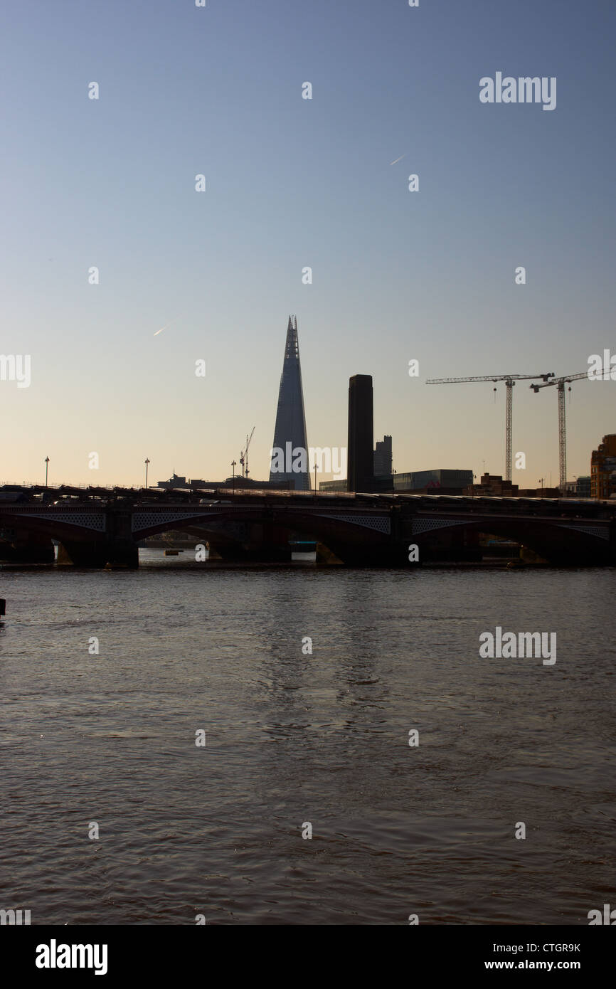 Une vue sur le fragment de l'autre côté de la Tamise à Londres Banque D'Images