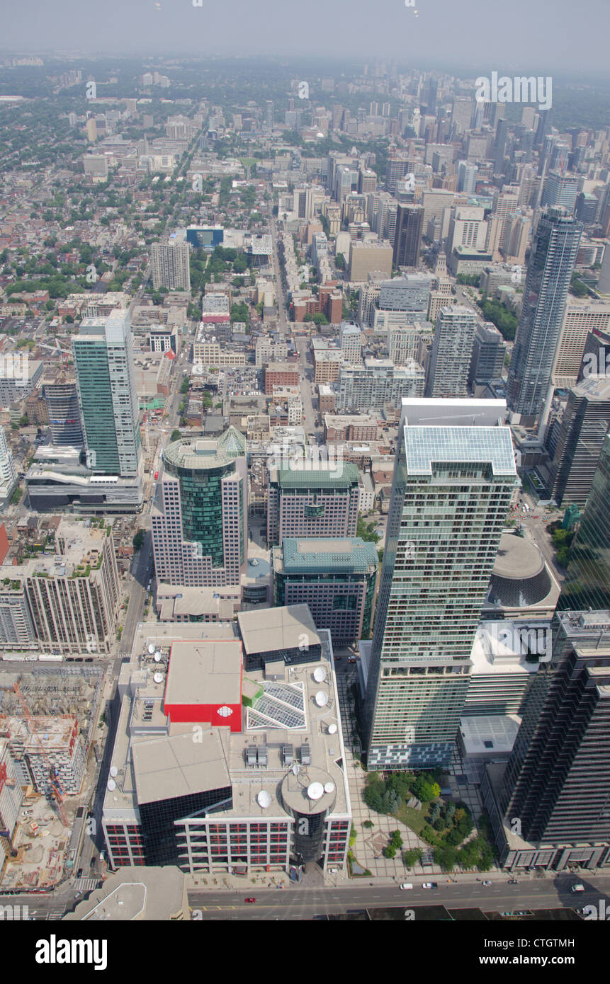Le Canada, l'Ontario, Toronto. Le centre-ville de ville vue de la Tour CN. Banque D'Images