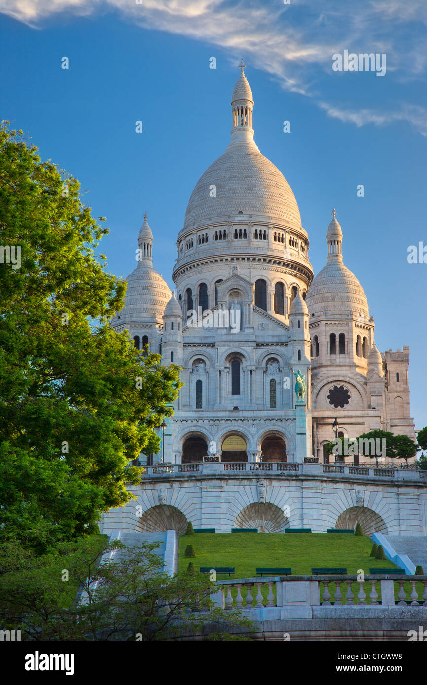Tôt le matin suivant Basilique du Sacré Coeur, Montmartre, Paris France Banque D'Images