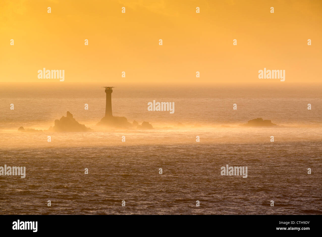 Phare de Gwennap drakkars ; tête ; coucher du soleil ; Cornwall, UK Banque D'Images