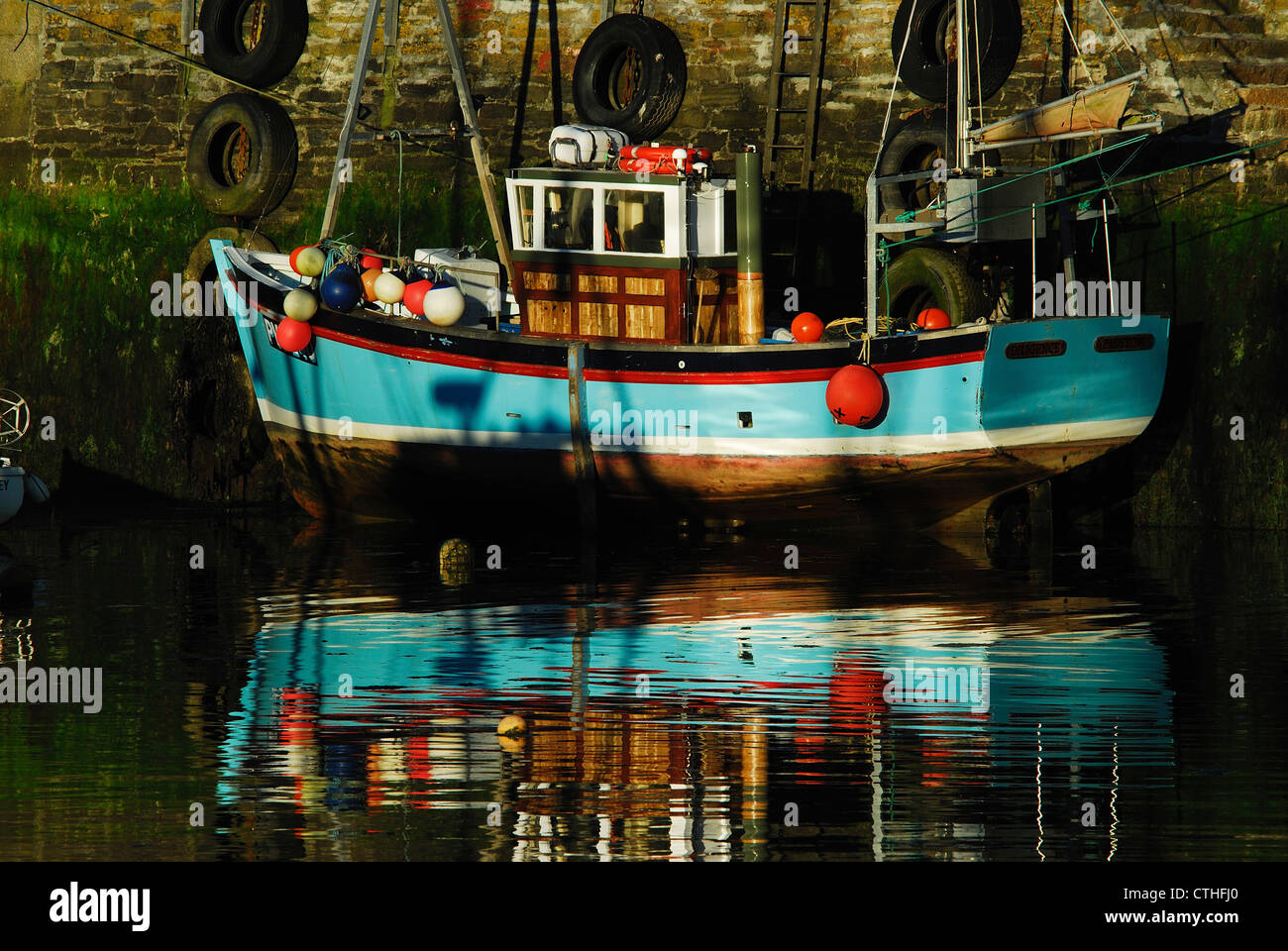 Un bateau de pêche à Mevagissey Cornwall UK Banque D'Images