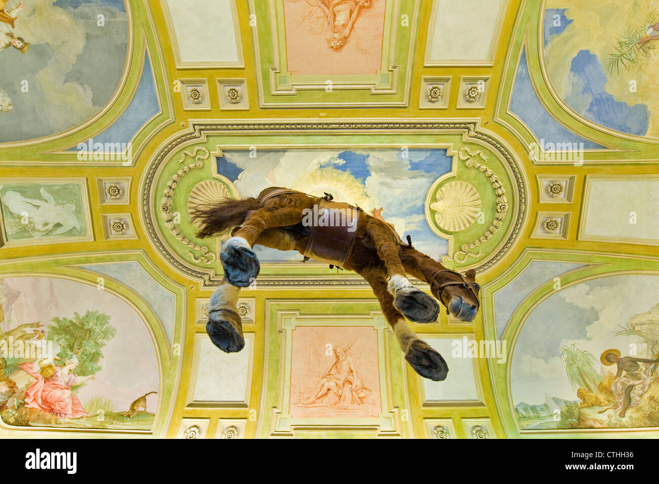 L'Italie, le Piémont, Le Château de Rivoli, musée d'Art Contemporain, l'art de Maurizio Cattelan Banque D'Images