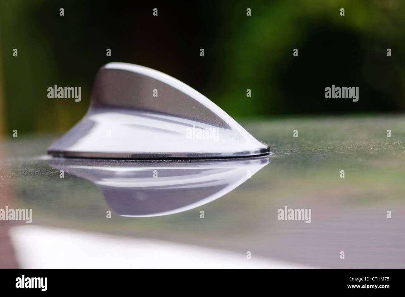 Antenne de téléphonie mobile sur le toit d'une BMW série 3 Banque D'Images