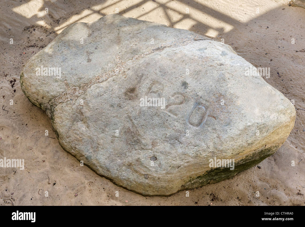 La fameuse "Plymouth Rock", Pilgrim Memorial State Park, Plymouth, Massachusetts, USA Banque D'Images