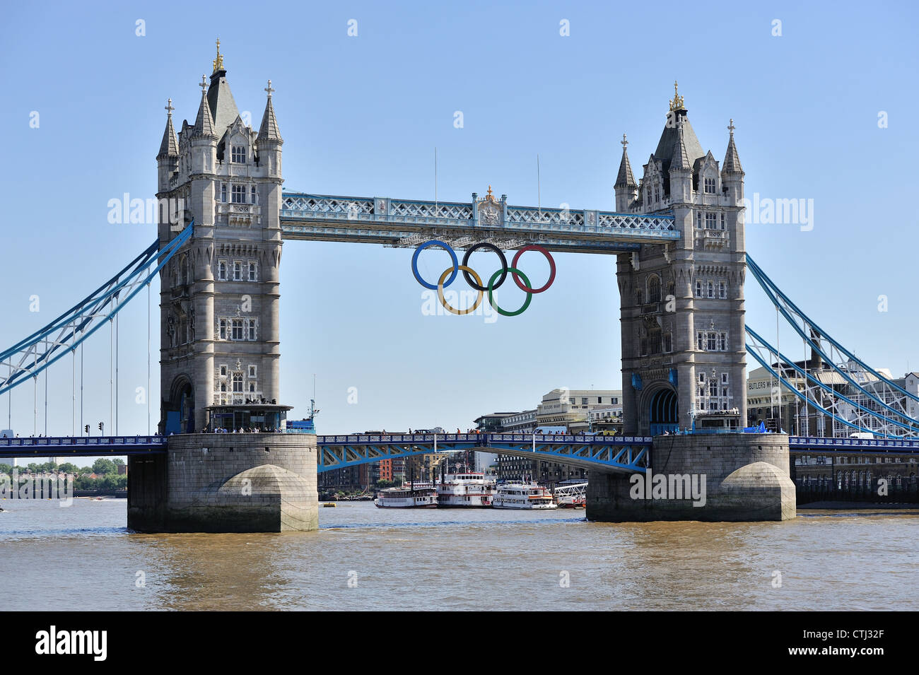 Tower Bridge Londres avec anneaux olympiques 2012 Banque D'Images