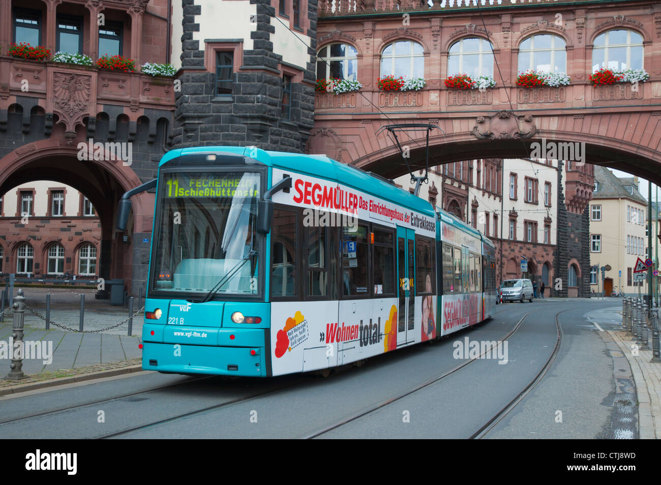 Tramway à la place Paulsplatz le long Bethmannstrasse street Frankfurt am Main land de Hesse Allemagne Europe Banque D'Images