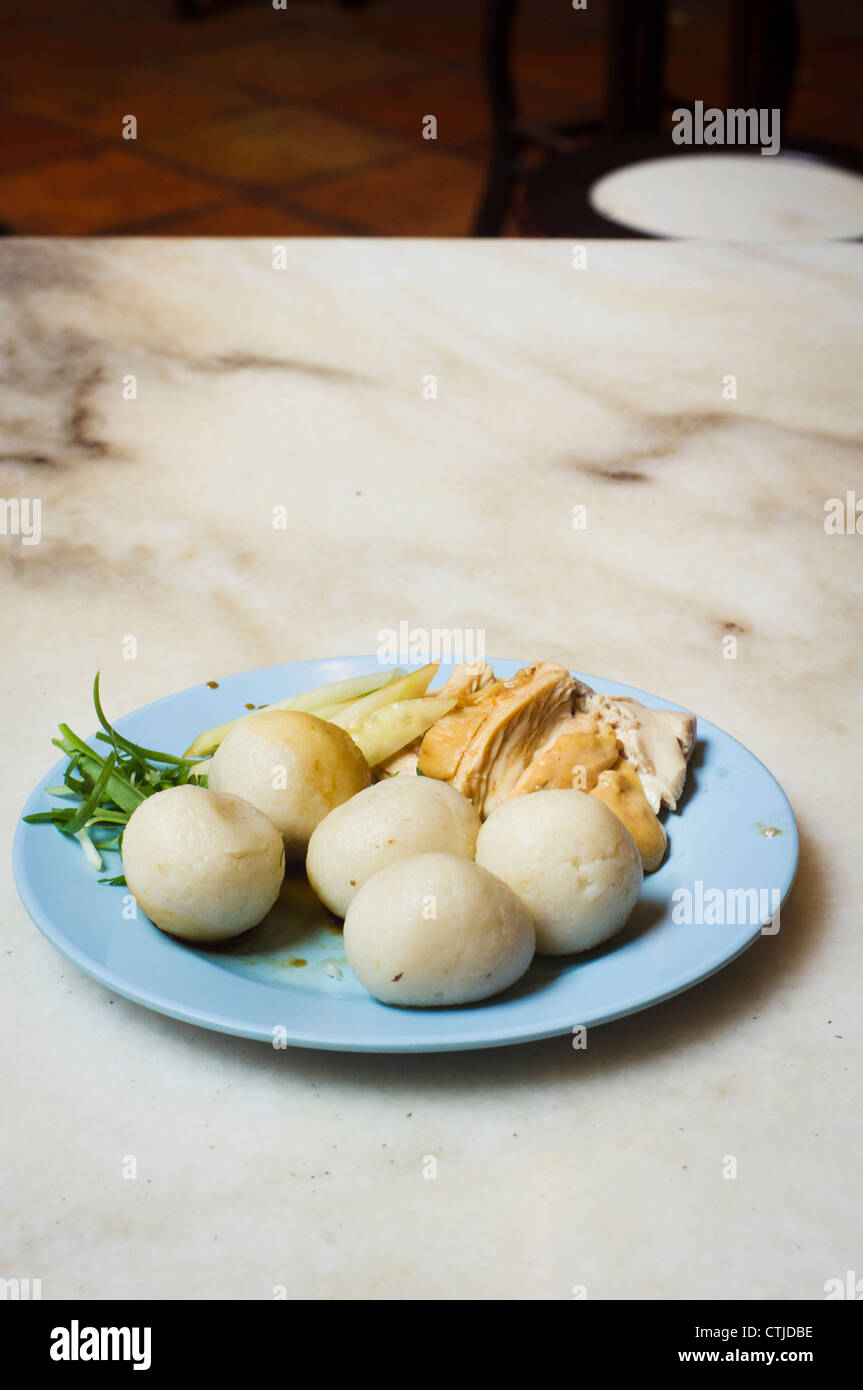 Boules de riz de poulet, un plat populaire trouvés à Malacca de Malaisie. Banque D'Images