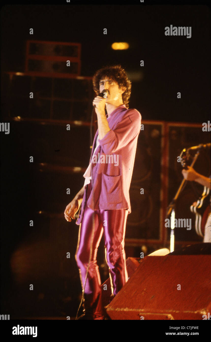 008330 - Frank Zappa en concert à l'Olympiahalle de Munich, le 3 juillet 1980 Banque D'Images