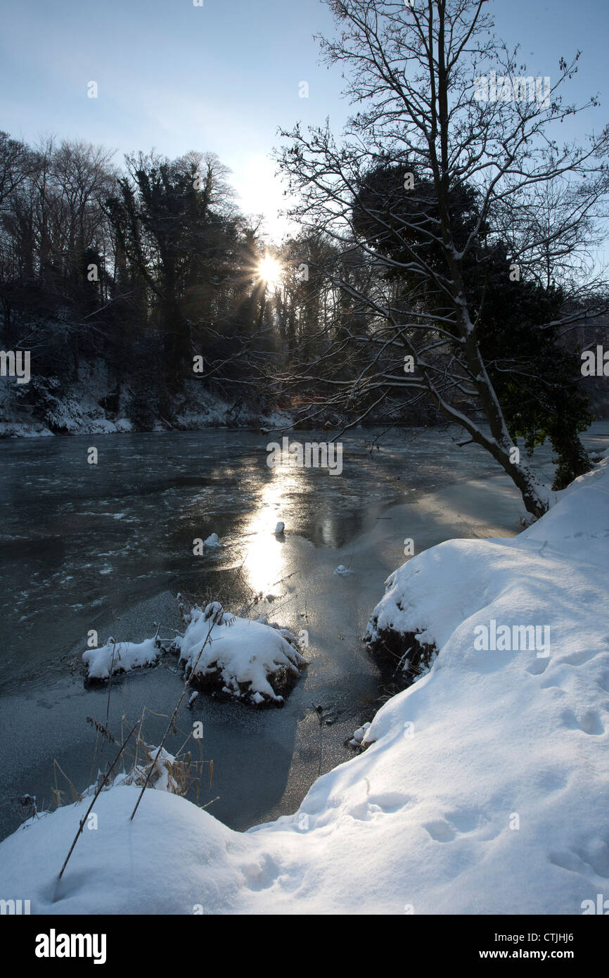 L'usure de la rivière en hiver, près de Durham Banque D'Images