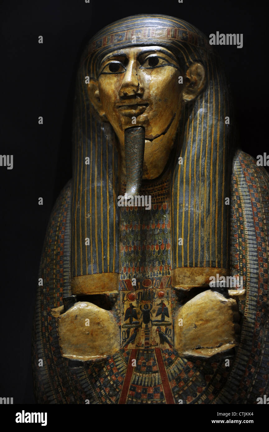 L'Égypte. Cercueil de Khonsou-hotep. Le bois peint. 21ème-22ème dynastie. C. 950-900 B.C. Troisième période intermédiaire. Banque D'Images