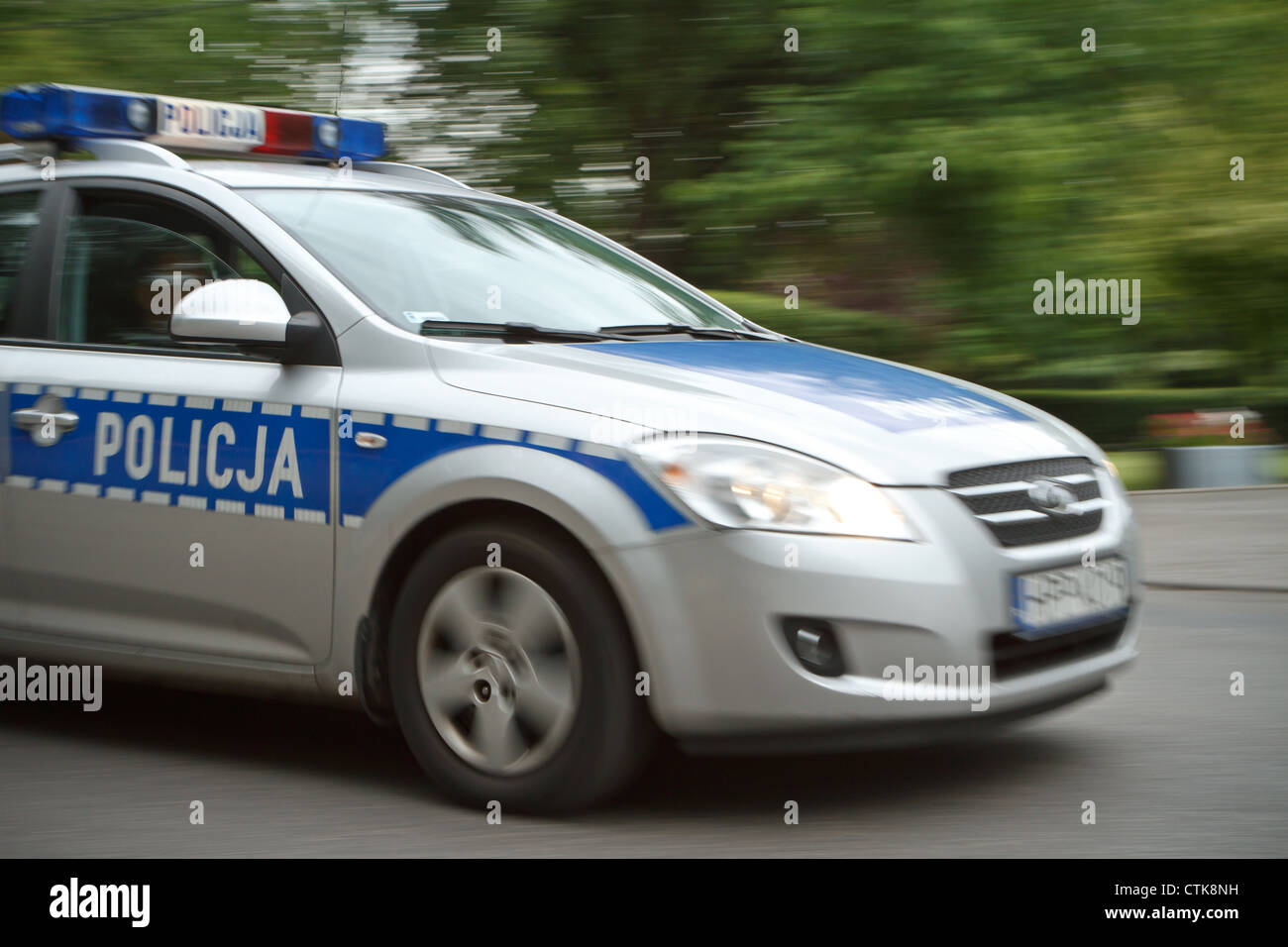 Polish voiture de police en mouvement. Banque D'Images