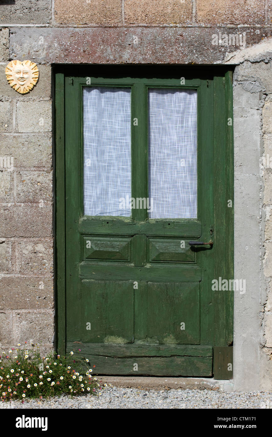 Vieille porte à panneaux Banque D'Images