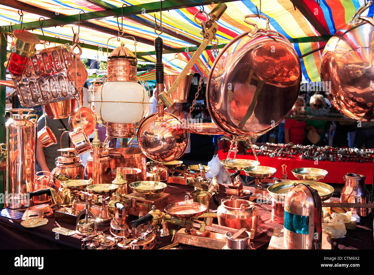 San Telmo, stand foire à la brocante à la Place Dorrego. San Telmo, Buenos Aires. Banque D'Images