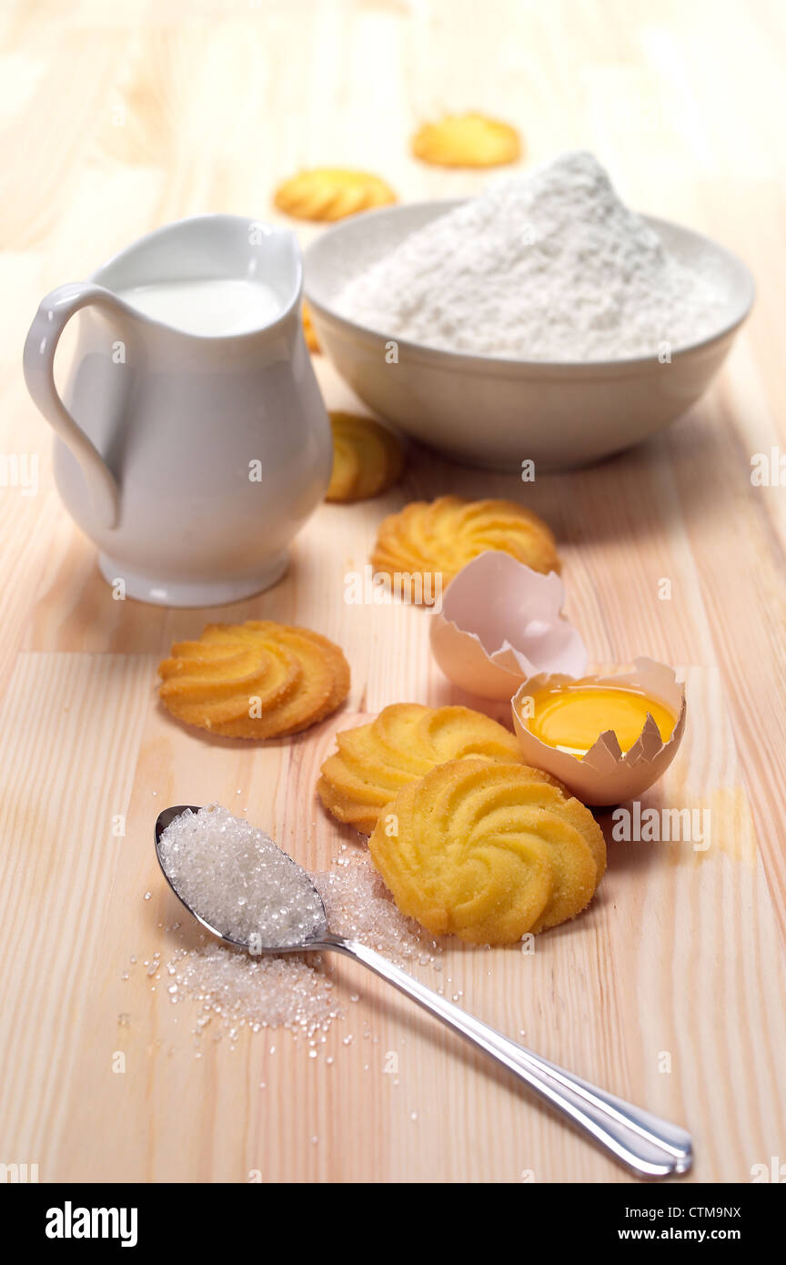 Faire cuire les cookies simple avec des ingrédients frais à la maison Banque D'Images