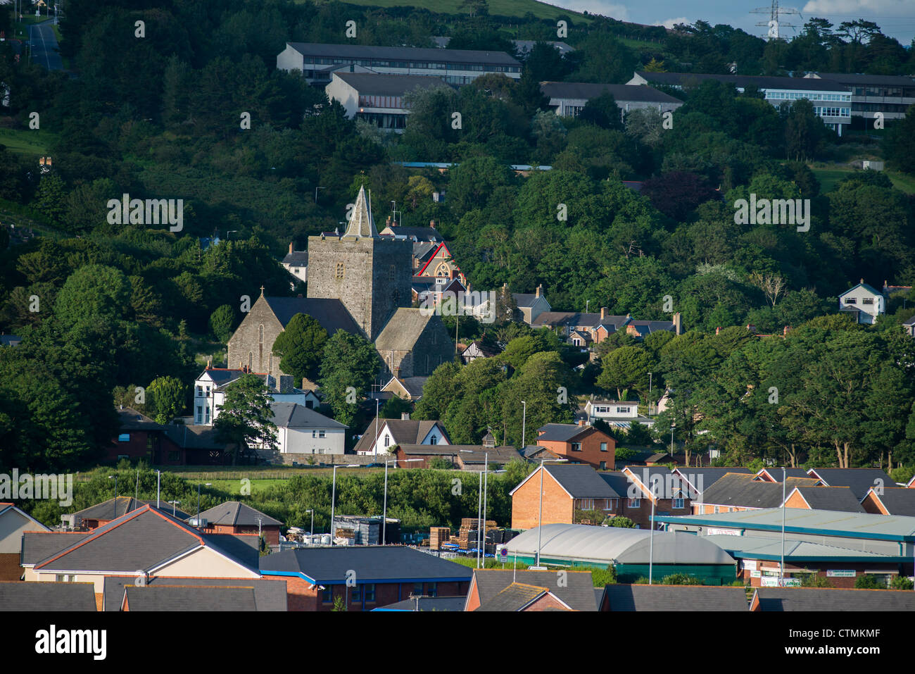 Llanbadarn village et clocher de l'église près de Aberystwyth, Ceredigion, pays de Galles, Royaume-Uni Banque D'Images