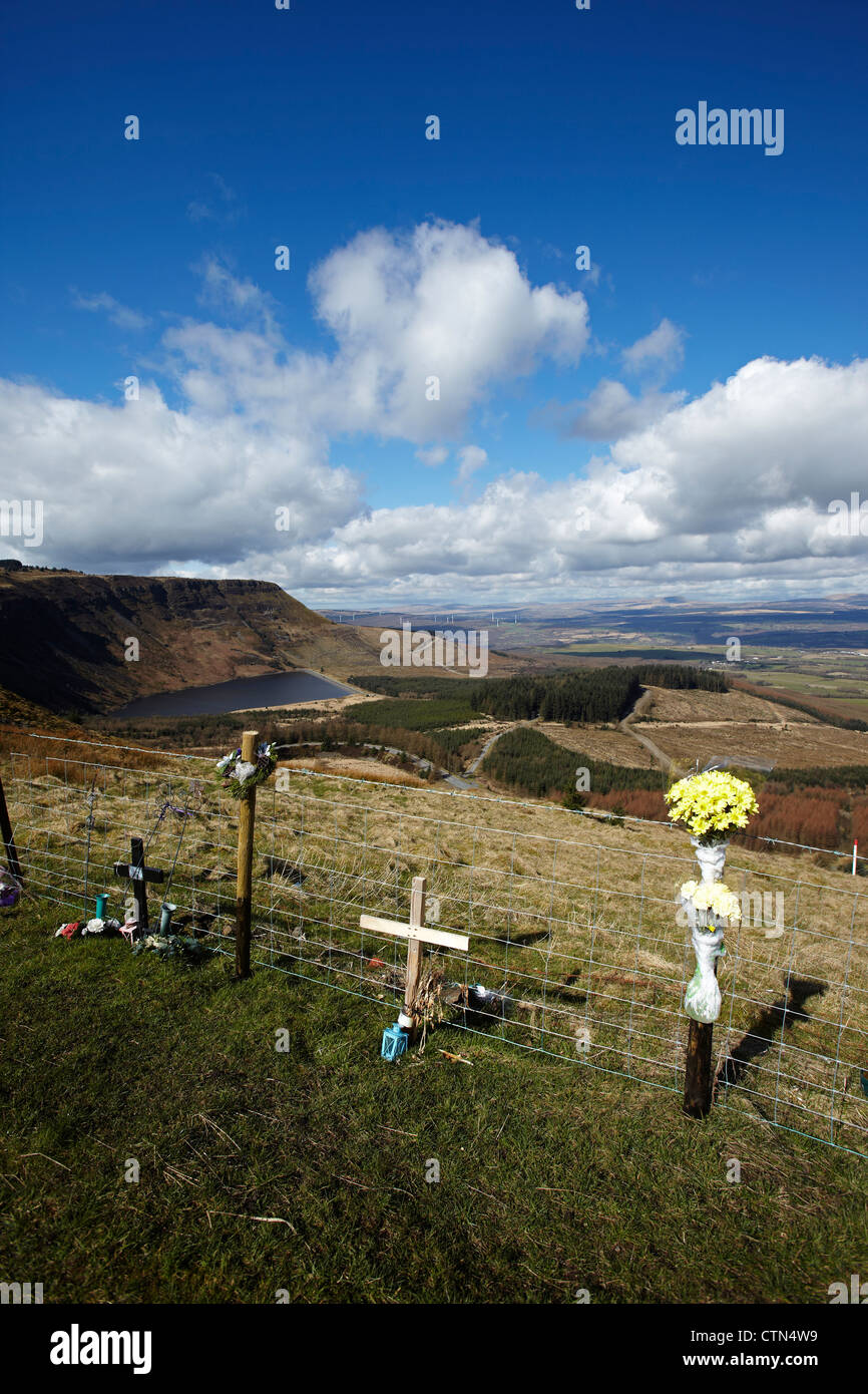 Memorials placée à un site d'affichage sur la montagne Rhigos, Pays de Galles, Royaume-Uni Banque D'Images