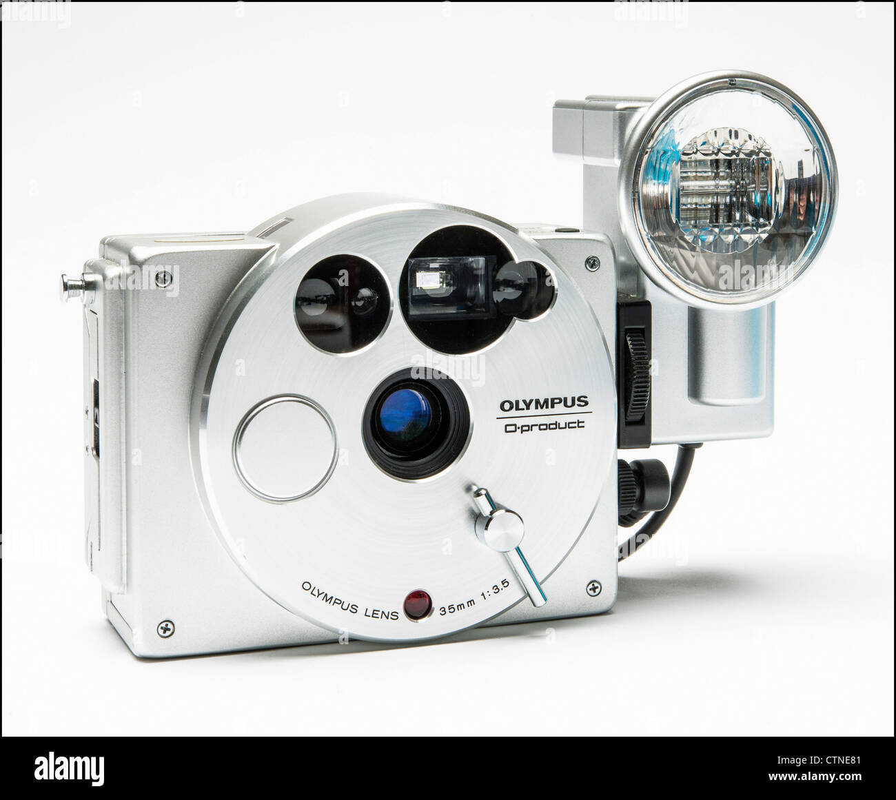 Vintage Olympus 35 mm O-produit avec flash Banque D'Images