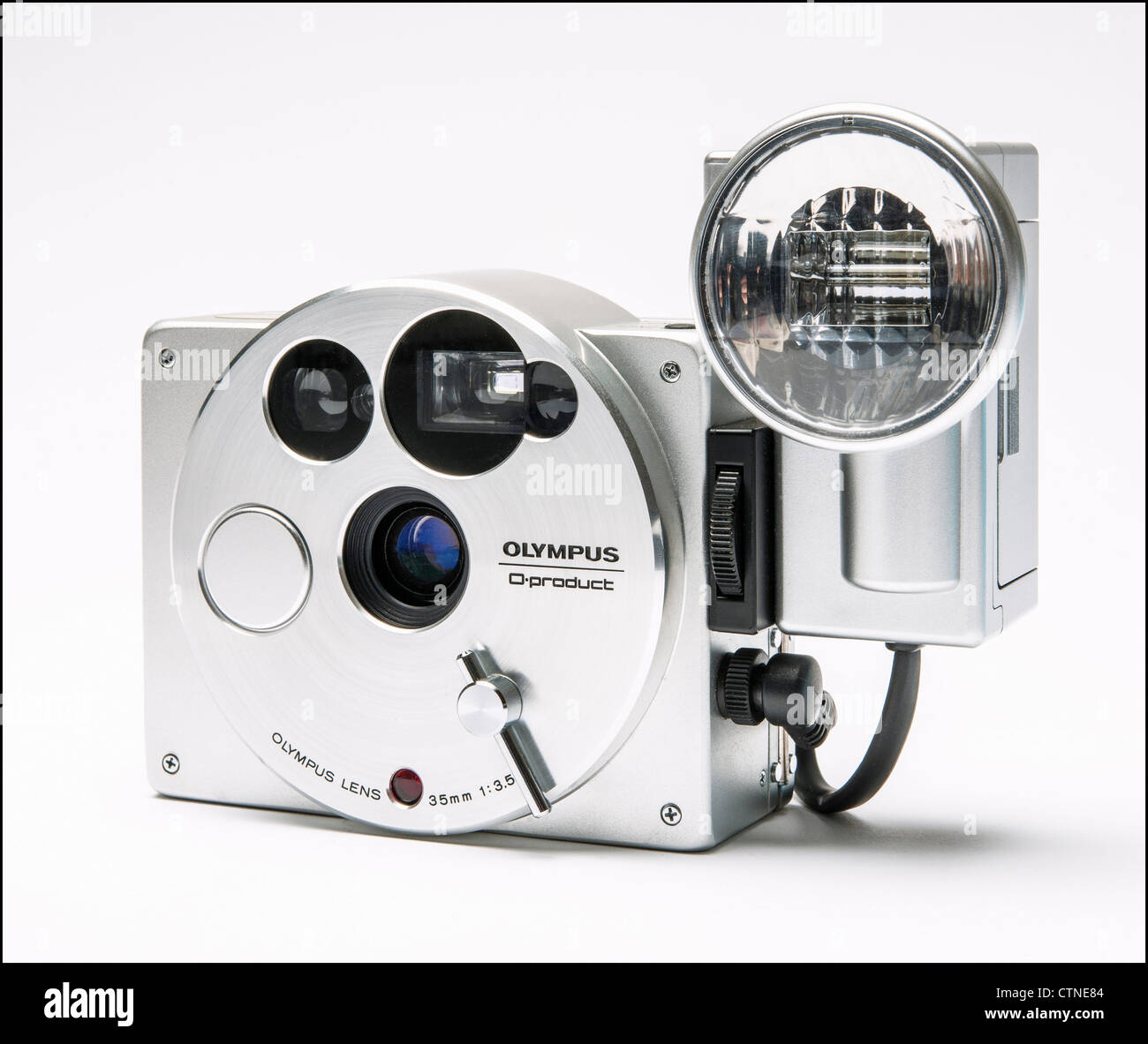 Vintage Olympus 35 mm O-produit avec flash Banque D'Images