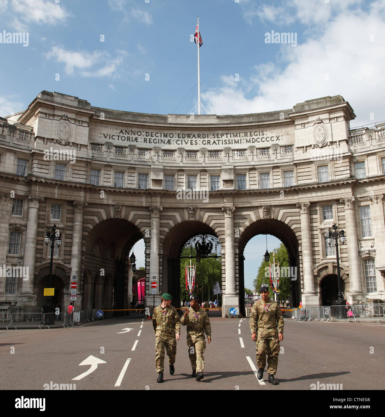 L'armée britannique à l'Admiralty Arch pour les Jeux Olympiques de 2012 à Londres. Banque D'Images