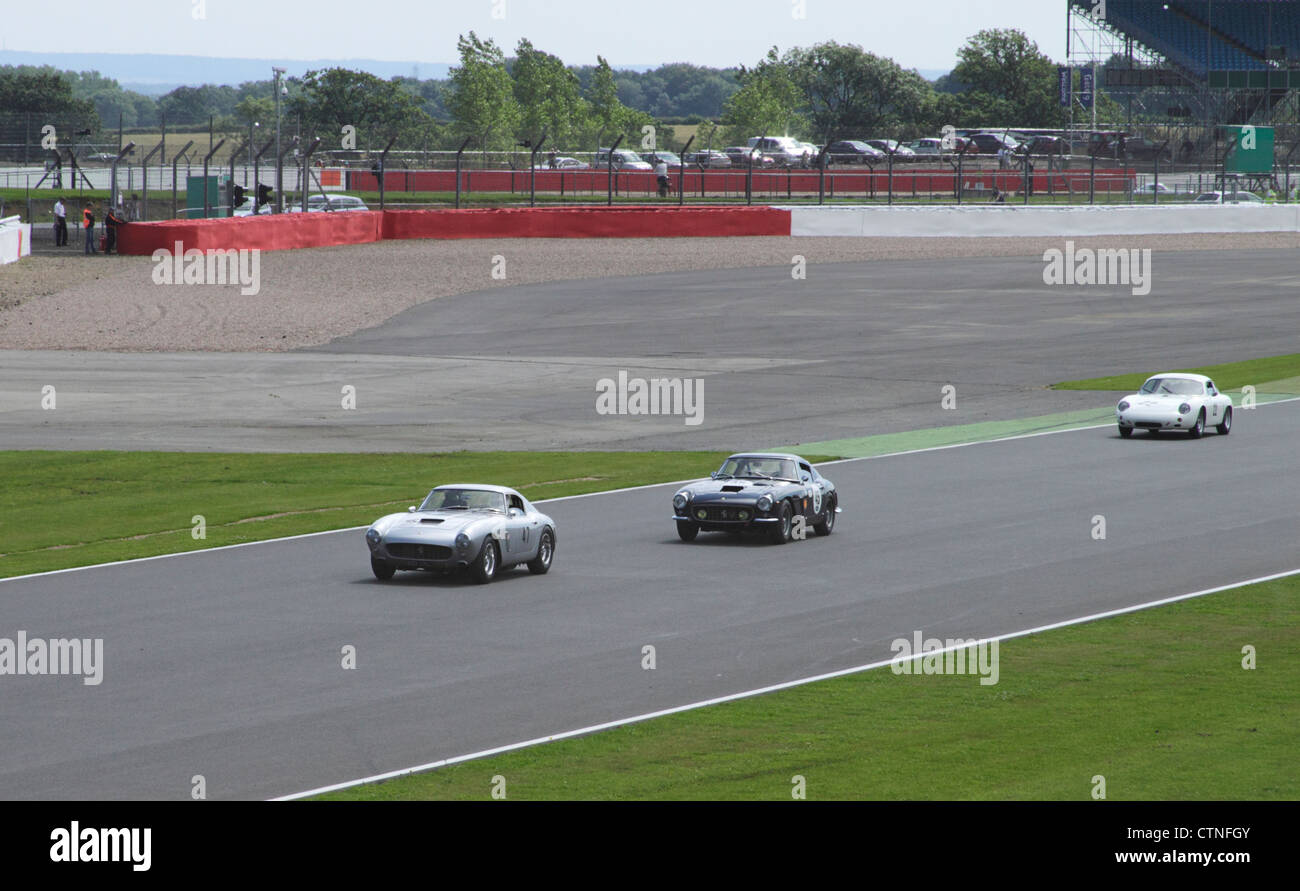 La Race à RAC Tourist Trophy pour véhicules historiques (pré-63 GT) Silverstone Classic le 22 juillet 2012 Ferrari 250 SWB à l'avant Banque D'Images