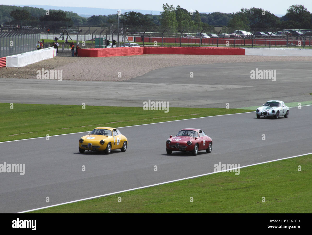 La Race à RAC Tourist Trophy pour véhicules historiques (pré-63 GT) Silverstone Classic le 22 juillet 2012 Banque D'Images