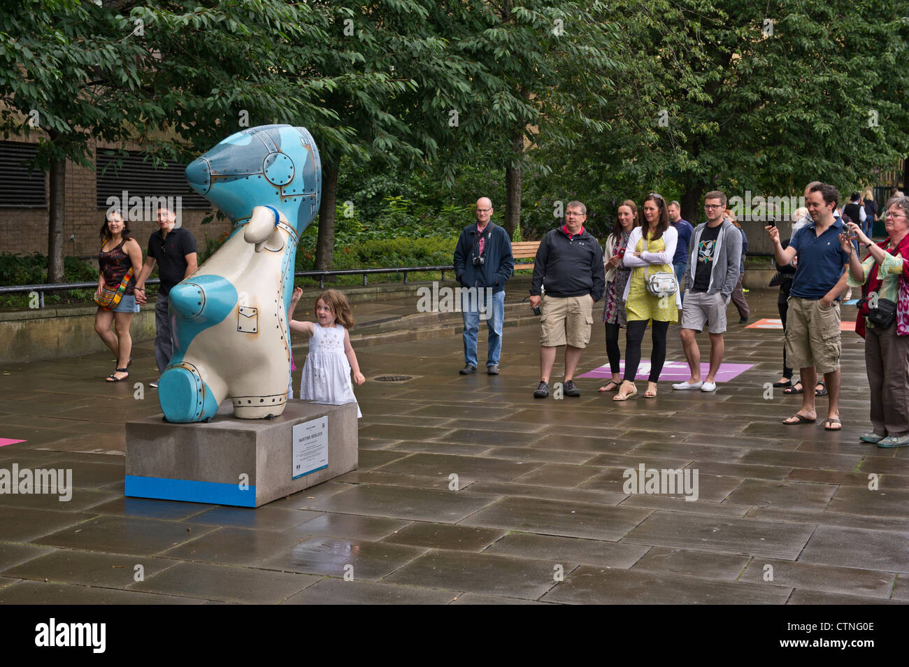Wenlock la mascotte olympique de Londres 2012 rejoint les élèves à l'École William Brookes à