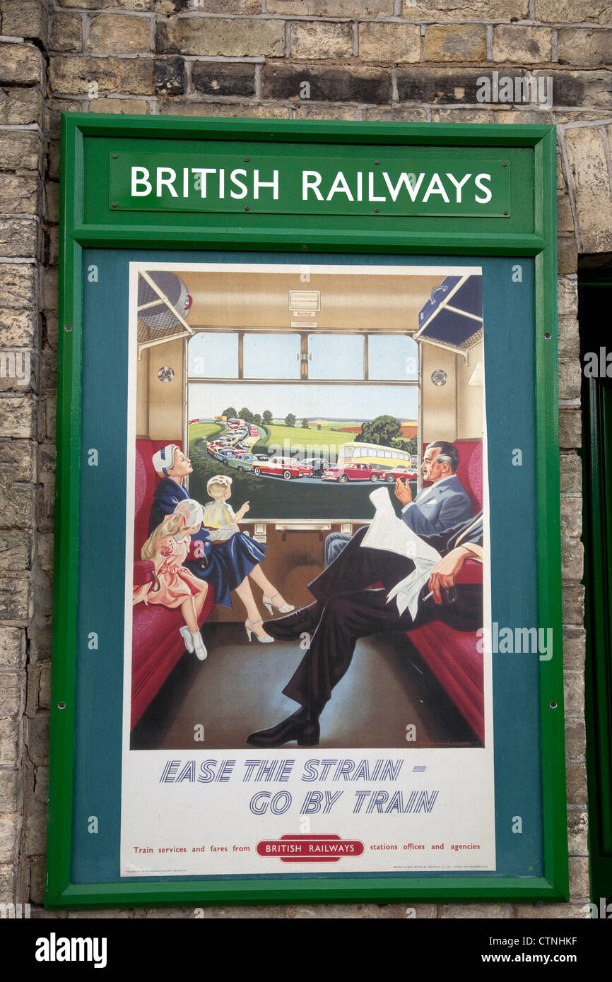 Old British Railways Poster sur la ligne de cresson, Alton, Hampshire, England, UK Banque D'Images