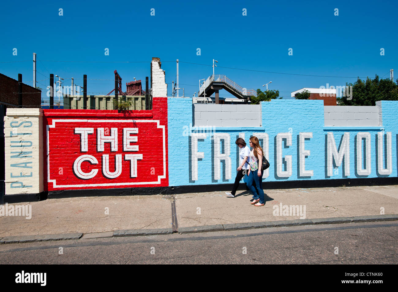Dans les murs d'Hackney Wick repeint, Londres, Royaume-Uni Banque D'Images