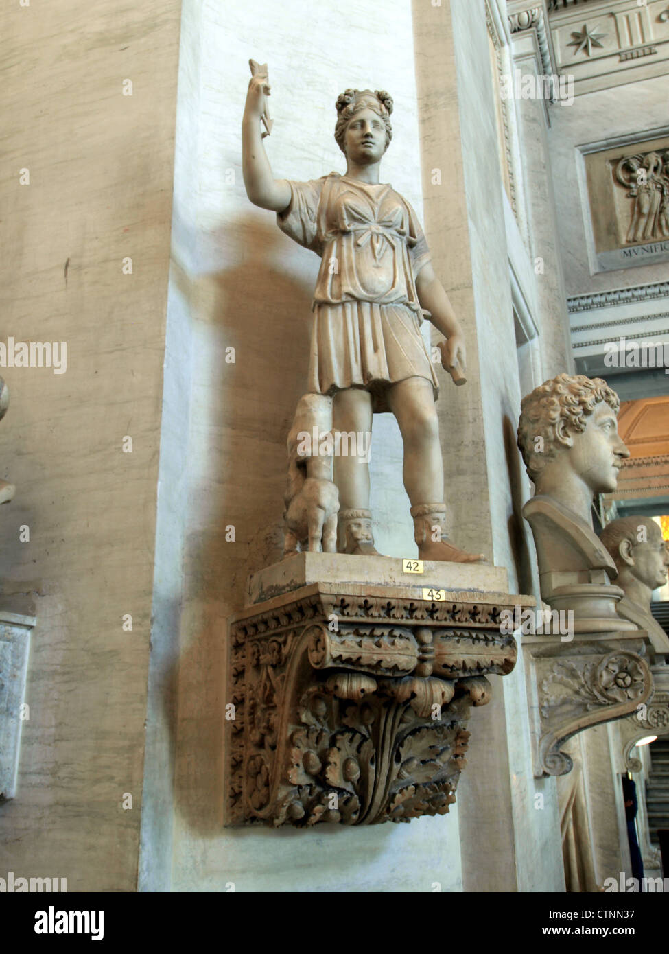 Les musées du Vatican, situés dans la Cité du Vatican, abritent une vaste collection d'art et d'objets historiques. Le complexe du musée comprend des collections renommées comme la Chapelle Sixtine, abritant des œuvres de Michel-Ange et Raphaël. Banque D'Images