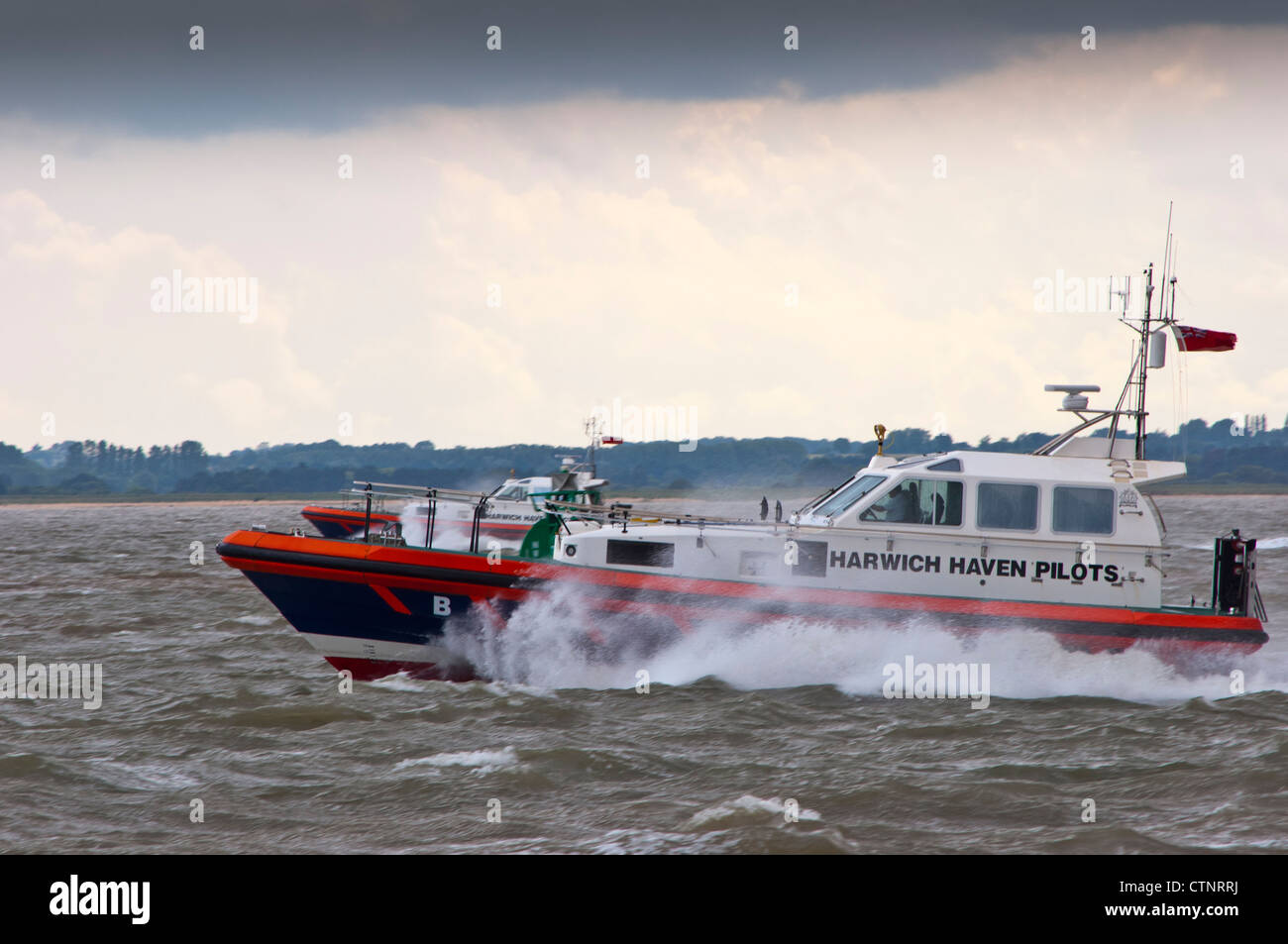 Harwich haven bateau quitter le port du coupe-pilote Banque D'Images