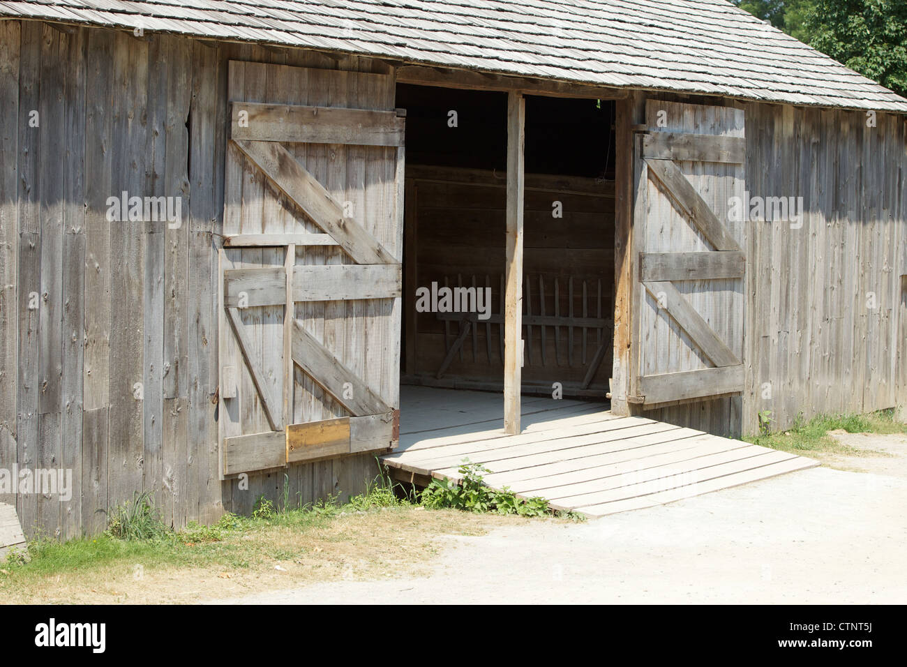 Portes de grange à Black Creek Pioneer Village, Toronto, Ontario Banque D'Images