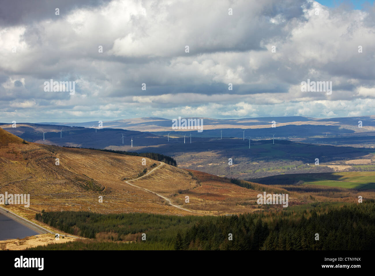 Wind Farm, vu de Rhigos mountain, dans le sud du Pays de Galles, Royaume-Uni Banque D'Images