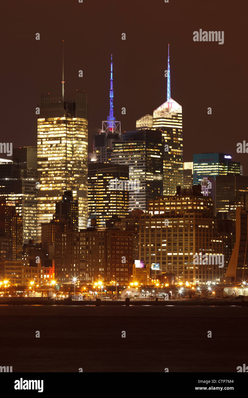 Le centre-ville de Manhattan de nuit Banque D'Images