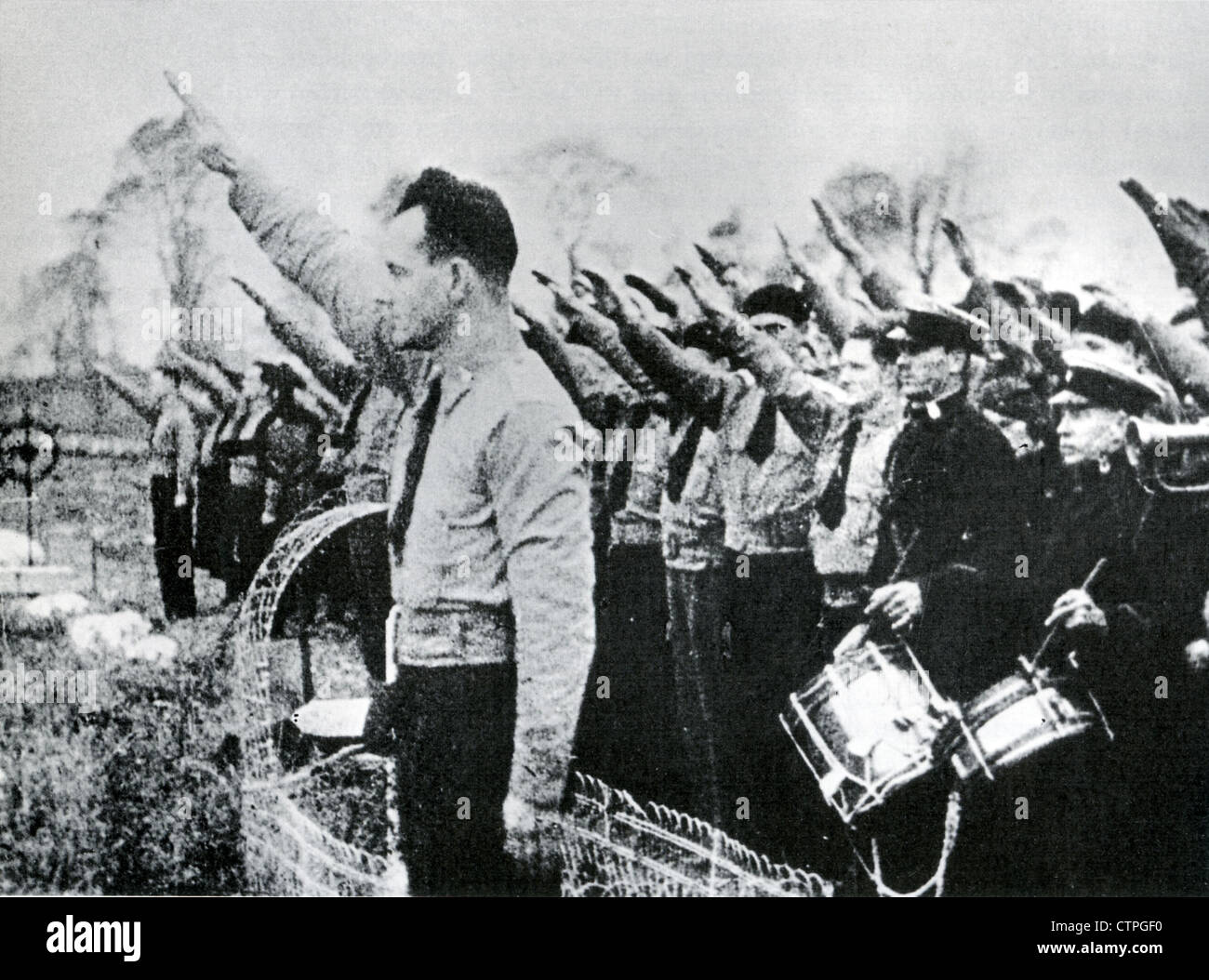 Camarades de l'armée irlandaise les Blueshirts aka Association, organisation de droite en rallye au cimetière de Bluebell, Dublin, en 1934 Banque D'Images