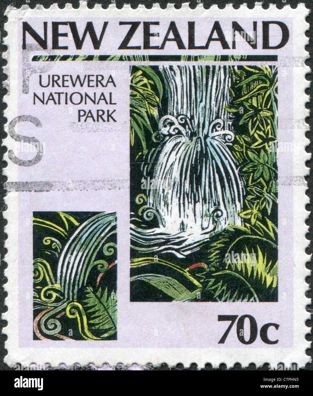 Timbres-poste imprimés en Nouvelle-Zélande, est dédiée à la célébration du 100e anniversaire du parc national, parc montre Urewera Banque D'Images