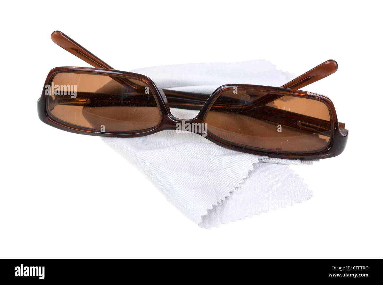 Lunettes sales sur chiffon microfibre Photo Stock - Alamy