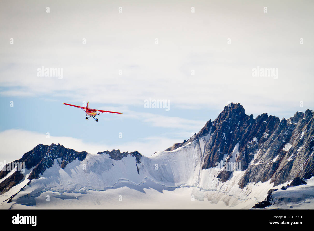 Air Taxi décollant camp de base sur la frontière Canada/États-Unis sur le  mont Logan Kluane National Park Saint Elias, Territoire du Yukon Canada  Photo Stock - Alamy