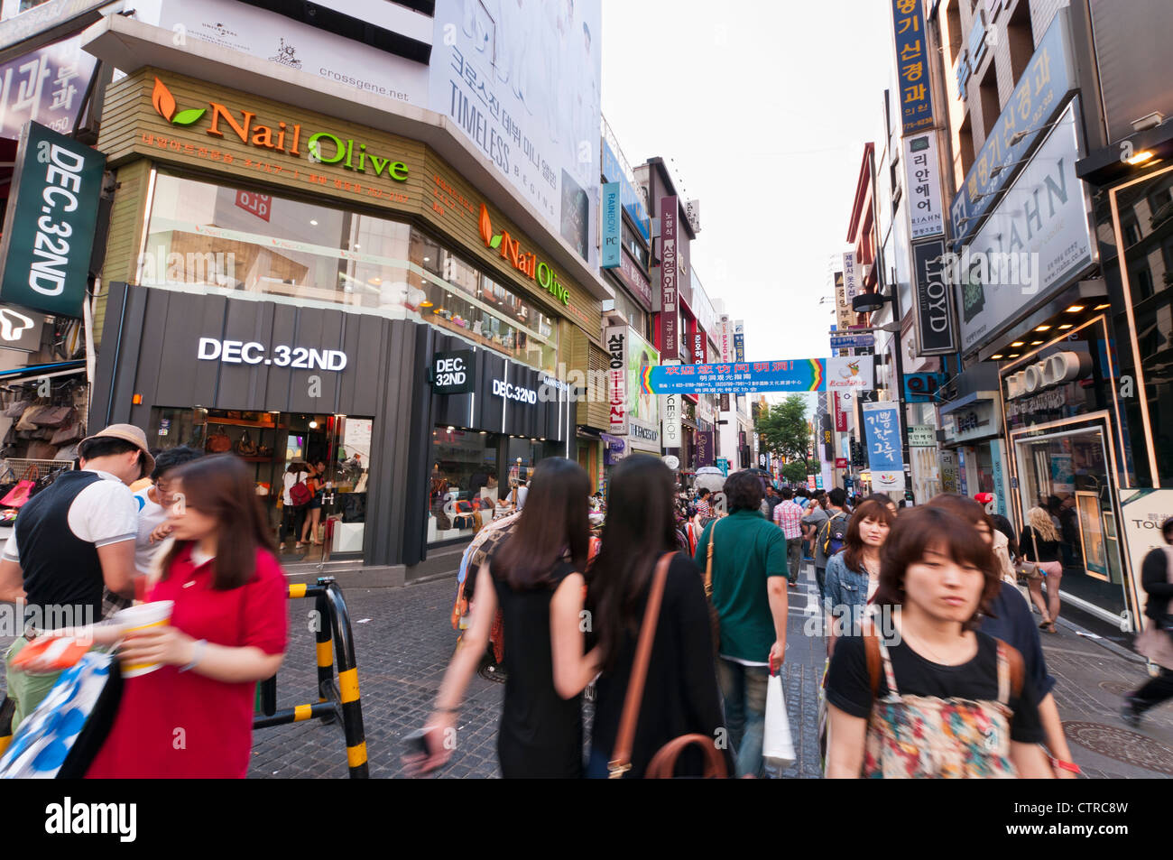 Myeongdong seoul shopping magasins boutique Banque de photographies et ...
